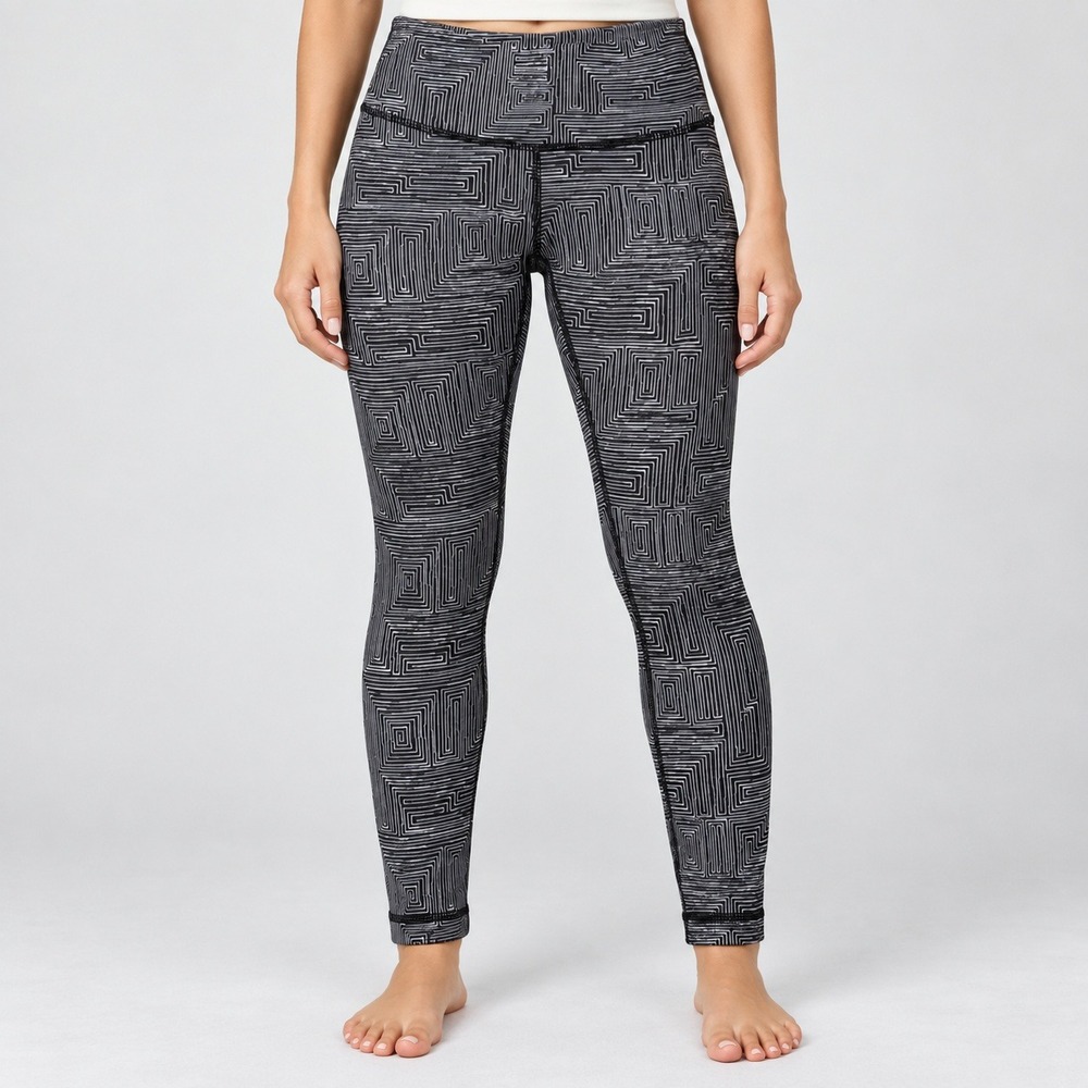 Lululemon Black White Geometric Maze Print High Rise Crop Leggings Tights